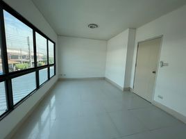 3 Bedroom Townhouse for rent at Baan Pruksa 83 Boromratchonnanee-Sai 5, Bang Toei, Sam Phran, Nakhon Pathom, Thailand