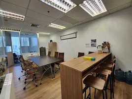 181 SqM Office for rent at The Ninth Towers Grand Rama9, Huai Khwang, Huai Khwang