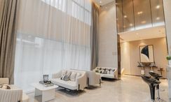 Фото 2 of the Зона вестибюля at Regal Condo Sathorn - Naradhiwas