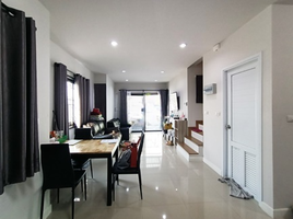 3 Bedroom Townhouse for sale at The Modish Chaiyaphruek-Wongwaen, Khlong Khwang, Sai Noi