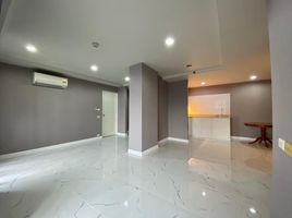 2 Bedroom Condo for sale at Resorta Yen-Akat, Chong Nonsi