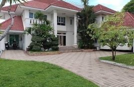 6 bedroom House for sale in Samut Prakan, Thailand