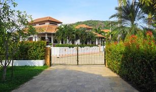Вилла, 2 спальни на продажу в Нонг Кае, Хуа Хин Manora Village I