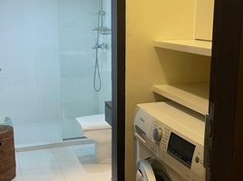 2 Bedroom Apartment for rent at Urbana Langsuan, Lumphini