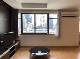 1 Schlafzimmer Appartement zu vermieten im Nantiruj Tower, Khlong Toei