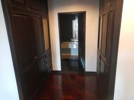 2 Schlafzimmer Wohnung zu vermieten im Lake Green Condominium, Khlong Toei