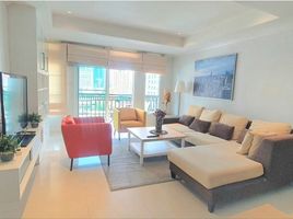2 Bedroom Condo for sale at The Oleander, Khlong Toei Nuea