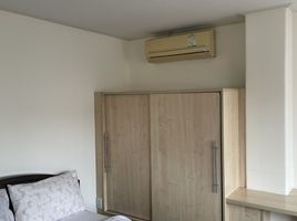 2 Schlafzimmer Wohnung zu vermieten im Charming Resident Sukhumvit 22, Khlong Toei