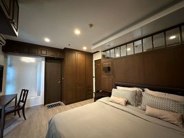 2 Schlafzimmer Wohnung zu vermieten im Sky Walk Residences, Phra Khanong Nuea