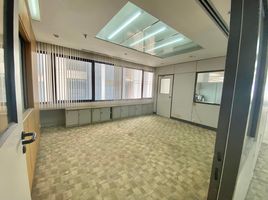 210 SqM Office for rent at Ocean Tower 2, Khlong Toei Nuea