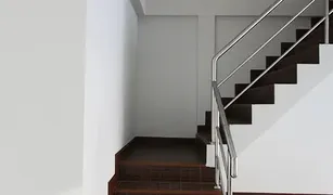 3 Bedrooms Townhouse for sale in Nong Khaem, Bangkok Baan Tawanthong 3