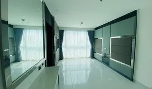 Кондо, 2 спальни на продажу в Nong Prue, Паттайя Sky Residences Pattaya 