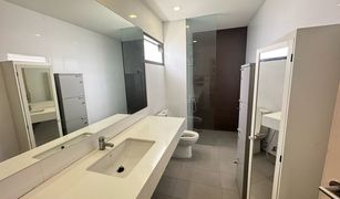 4 Bedrooms Townhouse for sale in Saphan Sung, Bangkok Villa Albero Rama 9