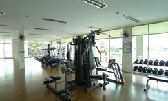 Photo 2 of the Communal Gym at Lumpini Place Narathiwas-Chaopraya