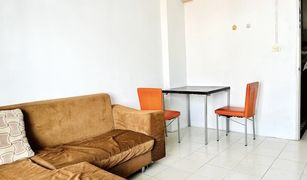 Кондо, 1 спальня на продажу в Khu Khot, Патумтани Sarasinee Suites Condotel