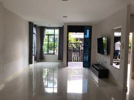 3 Bedroom House for rent at Manthana Onnut-Wongwaen 4, Dokmai