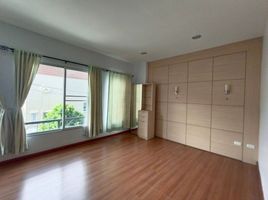 3 спален Таунхаус в аренду в Baan Klang Muang The Paris Rama 9 - Ramkamhaeng, Hua Mak, Банг Капи