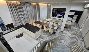 Таунхаус, 5 спальни на продажу в Bang Phongphang, Бангкок Baan Klang Krung Grande Vienna Rama 3