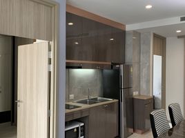 2 Schlafzimmer Appartement zu vermieten im Noble Ploenchit, Lumphini