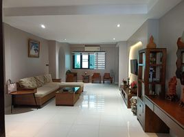 5 Bedroom House for sale in Chok Chai 4 MRT, Wang Thonglang, Saphan Song