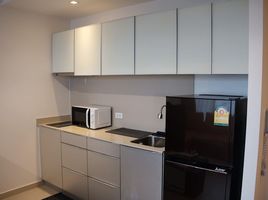 1 спален Кондо в аренду в The Lofts Ekkamai, Phra Khanong