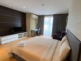 1 Schlafzimmer Wohnung zu vermieten im Nantiruj Tower, Khlong Toei