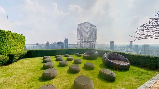 3D Walkthrough of the Communal Garden Area at The Address Sukhumvit 28