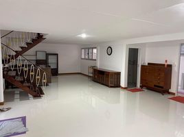 3 Bedroom Villa for rent in Bangkok, Chantharakasem, Chatuchak, Bangkok