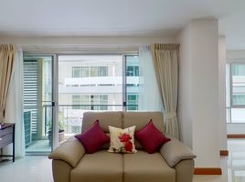 3 Bedroom Apartment for rent at Chanarat Place, Khlong Toei Nuea