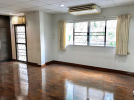 7 Bedroom Townhouse for sale in Khlong Toei, Khlong Toei, Khlong Toei