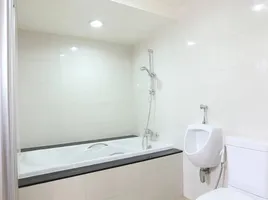 3 Schlafzimmer Appartement zu vermieten im Baan Sukhumvit 14, Khlong Toei, Khlong Toei, Bangkok