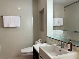 1 Bedroom Apartment for rent at Charan Tower, Khlong Tan Nuea