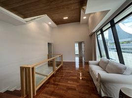 3 Bedroom Apartment for rent at New House Condo, Lumphini