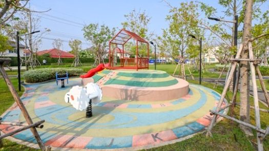 Photos 1 of the Outdoor Kinderbereich at Chuan Chuen Town Village Bangna