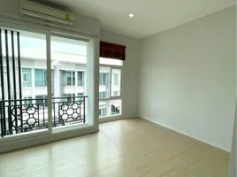 3 Bedroom Townhouse for rent at Baan Klang Muang Rama 9 Motorway, Suan Luang, Suan Luang