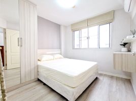 1 Schlafzimmer Wohnung zu verkaufen im Lumpini Condo Town Rattanathibet, Bang Kraso