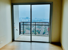 2 Bedroom Condo for sale at Intro Phaholyothin-Pradipat, Sam Sen Nai