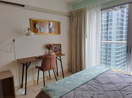 Studio Apartment for rent at Silom Suite, Si Lom