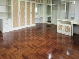 4 Bedroom House for rent in King Taksin the Great Statue, Bang Yi Ruea, Khlong San