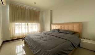 2 Bedrooms Condo for sale in Si Lom, Bangkok Silom City Resort