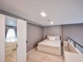 1 спален Кондо в аренду в Knightsbridge Prime Sathorn, Thung Wat Don