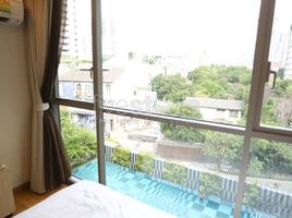 2 Schlafzimmer Appartement zu vermieten im Via Botani, Khlong Tan Nuea