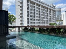 1 Bedroom Apartment for sale at Focus Ploenchit, Khlong Toei