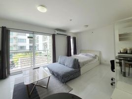 Studio Apartment for rent at Phahon Metro Condominium, Sam Sen Nai