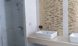 4 Bedrooms House for sale in Sam Sen Nok, Bangkok Kesinee Ville Ratchada-Meng jai