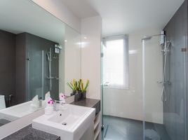 2 Bedroom Condo for sale at 6th Avenue Surin, Choeng Thale, Thalang