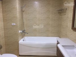 3 Bedroom Apartment for rent at Chung cư 15-17 Ngọc Khánh, Giang Vo