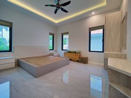 4 Schlafzimmer Villa zu verkaufen in Pran Buri, Prachuap Khiri Khan, Pran Buri