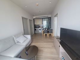 2 Schlafzimmer Wohnung zu vermieten im Oka Haus, Khlong Tan