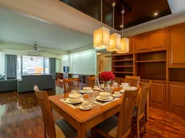 3 спален Кондо в аренду в Krystal Court, Khlong Toei Nuea